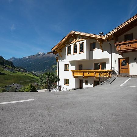 Appartementhaus Pinnisblick Neustift im Stubaital Exterior foto