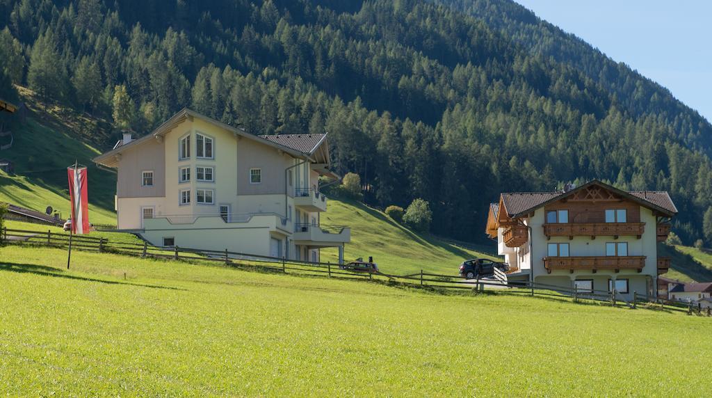 Appartementhaus Pinnisblick Neustift im Stubaital Exterior foto
