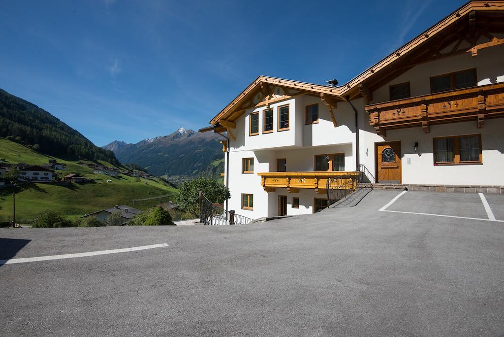 Appartementhaus Pinnisblick Neustift im Stubaital Exterior foto