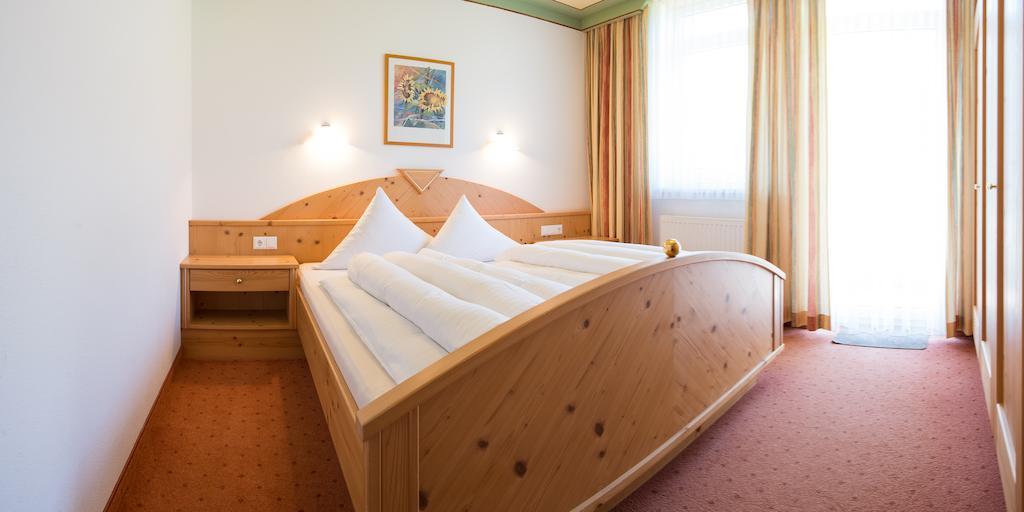 Appartementhaus Pinnisblick Neustift im Stubaital Habitación foto
